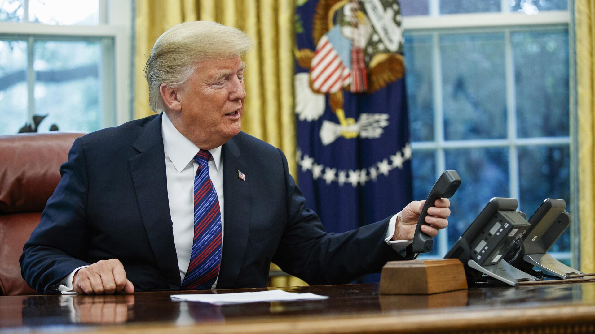 МИД Венгрии опроверг сообщения о телефонном разговоре Трампа с Орбаном